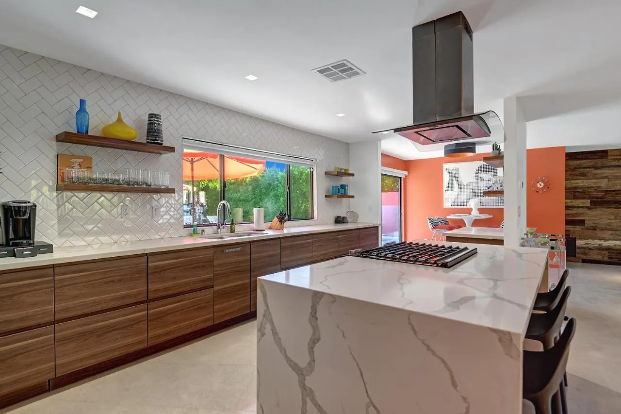 Сasa de vacaciones Ultra Luxury Resort Like Compound Pool, Spa, Fire Pit- Close To Everything- 4Bd/2.5Bth Palm Springs