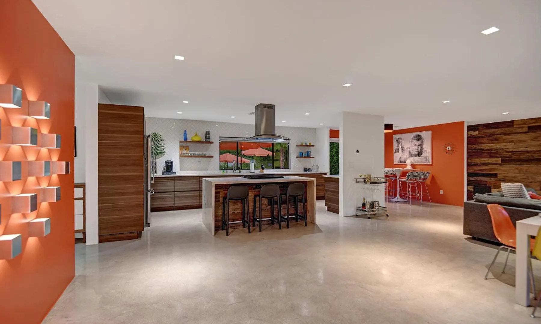 Casa de Férias Ultra Luxury Resort Like Compound Pool, Spa, Fire Pit- Close To Everything- 4Bd/2.5Bth Palm Springs