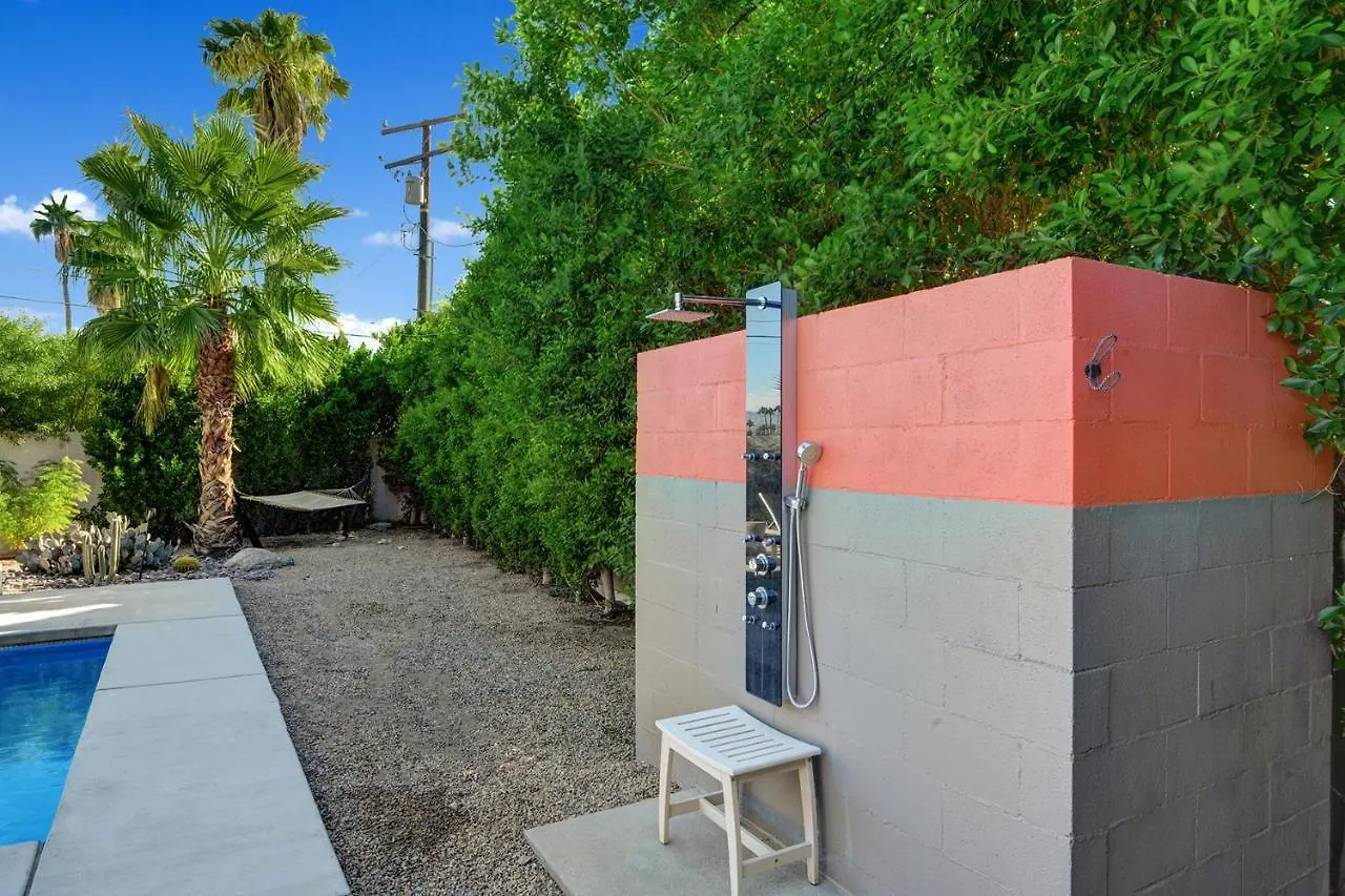 Casa de Férias Ultra Luxury Resort Like Compound Pool, Spa, Fire Pit- Close To Everything- 4Bd/2.5Bth Palm Springs